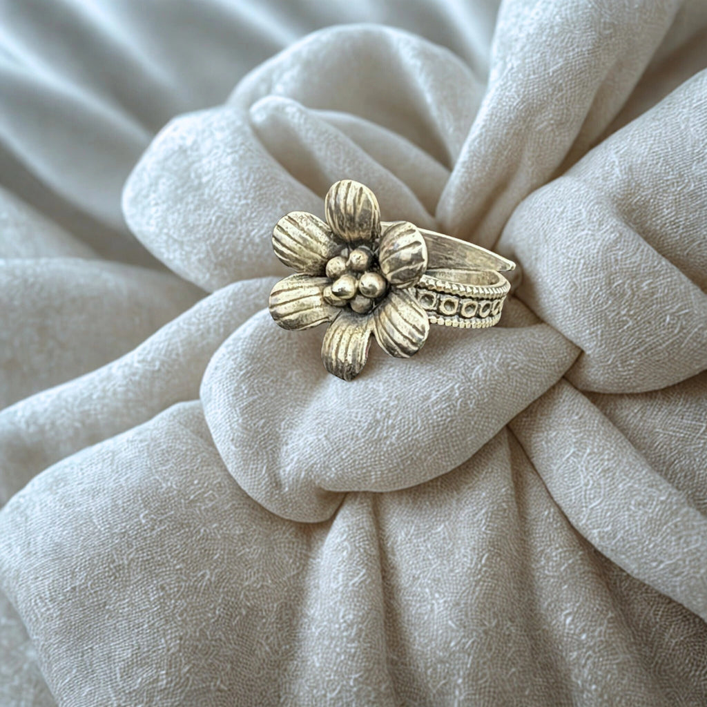Textured Petals Floral 925 Silver Ring