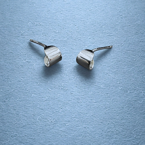 Elegant 92.5 Sterling Silver Curved Stud Earrings