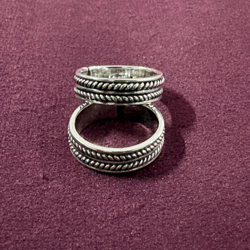 Classic Rope Band Toe Rings on maroon background