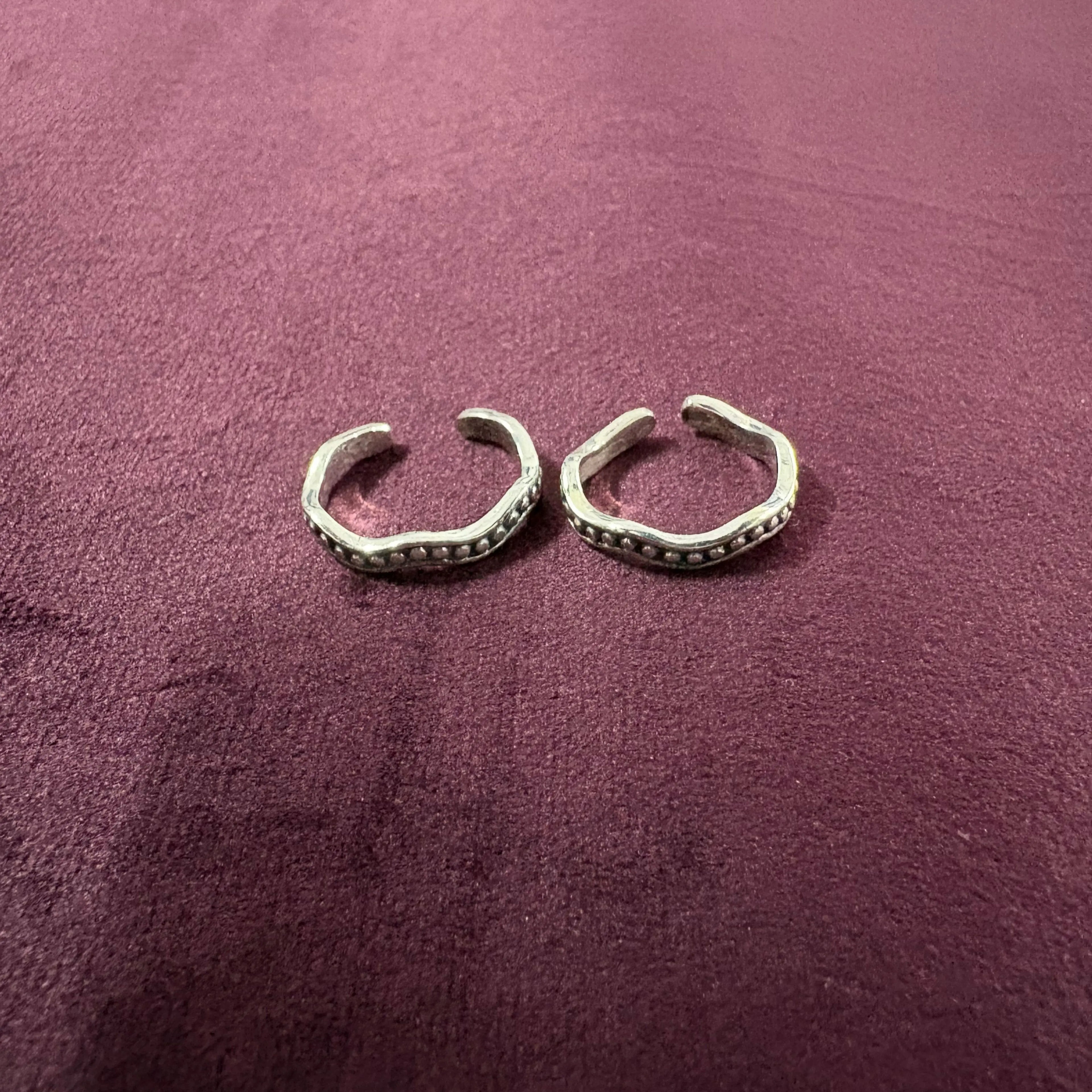 Sterling silver wavy beaded oxidized toe ring with band design, ideal for stylish toe jewelry from Bhavya Silvers.