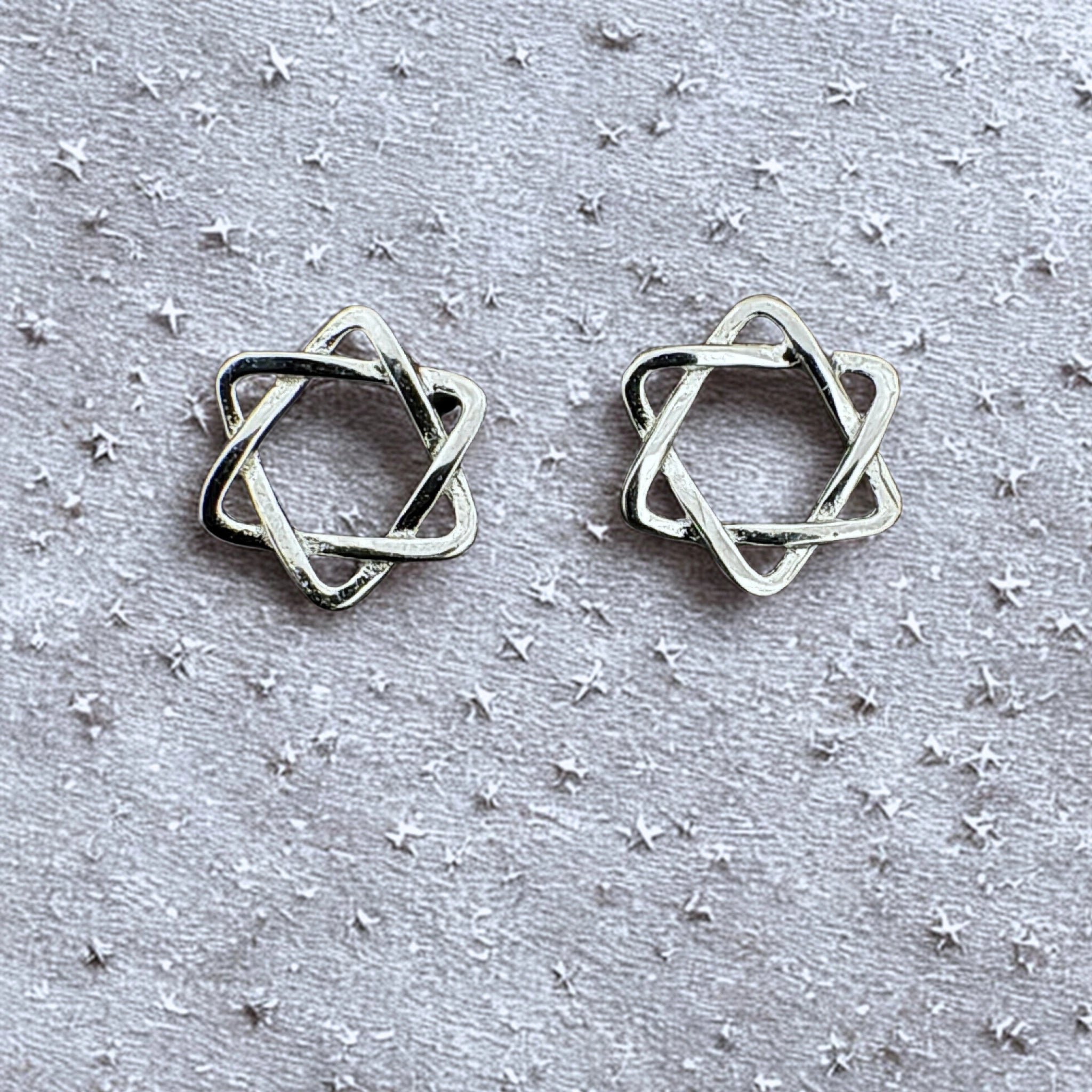 Intertwined Star Shaped Stud Earrings