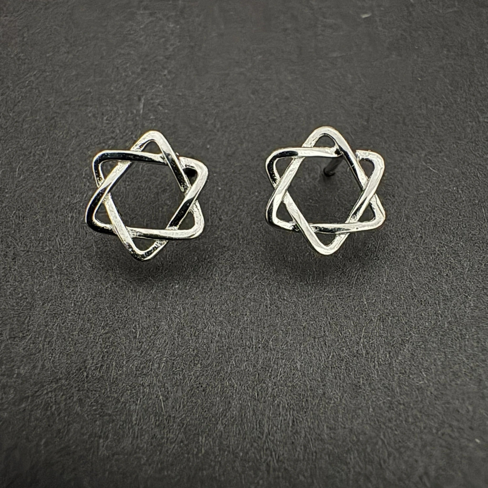 Intertwined Star Shaped Stud Earrings