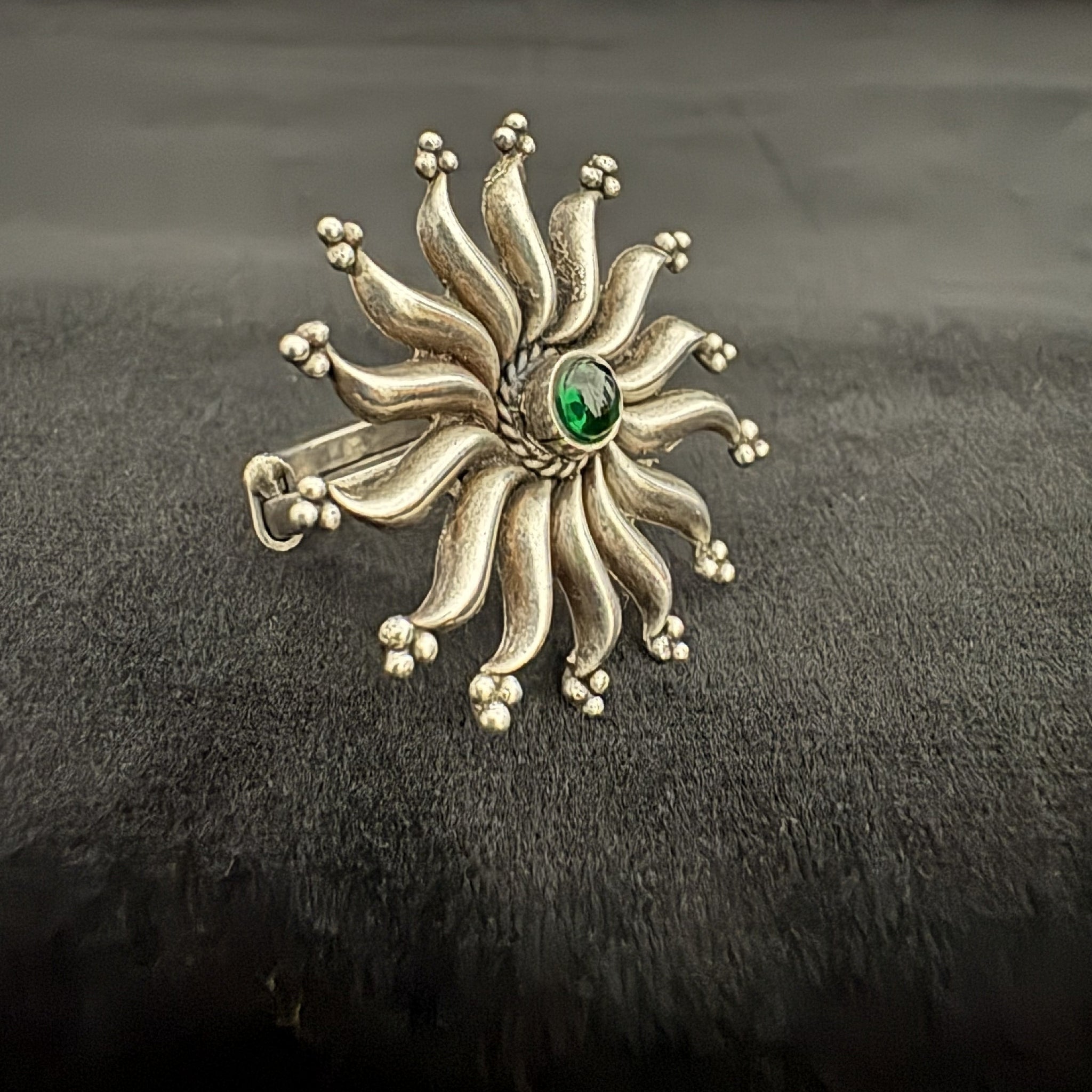 Sunburst Green Stone 925 Silver Ring