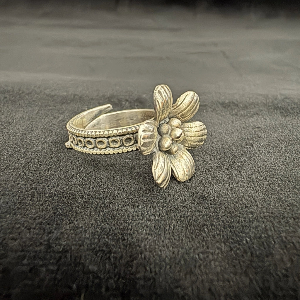Textured Petals Floral 925 Silver Ring